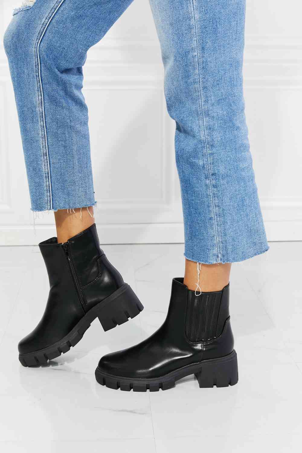 MMShoes What It Takes Lug Sole Chelsea Boots in Black - Heritage Couture  