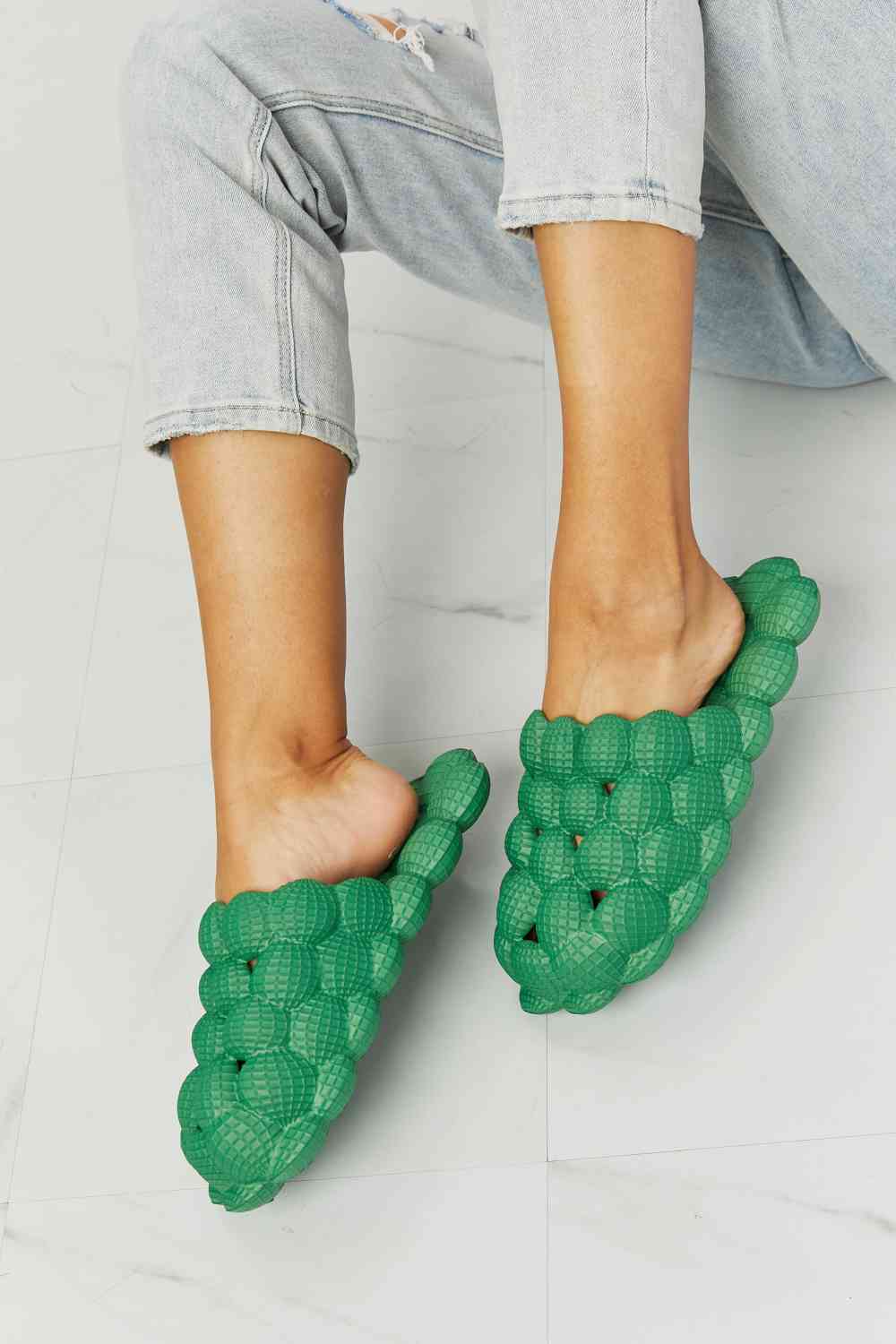 NOOK JOI Laid Back Bubble Slides in Green - Heritage Couture  
