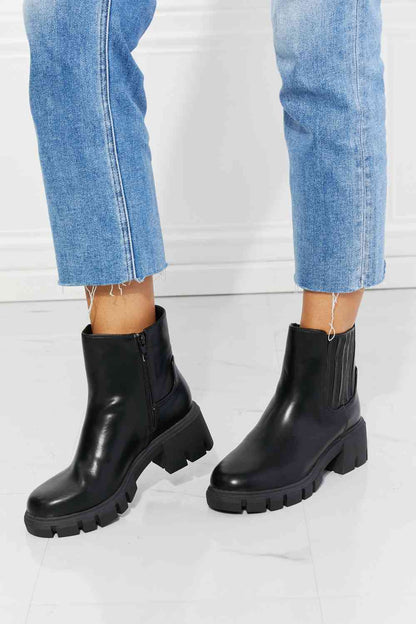 MMShoes What It Takes Lug Sole Chelsea Boots in Black - Heritage Couture  
